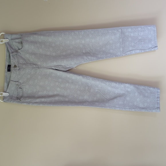 NYDJ Floral Lift Tuck Technology Ankle Jeans 12 Gray Pattern - Picture 7 of 15